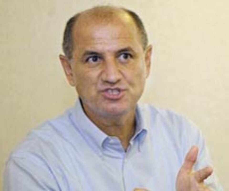 Domnul Presiune, Copos, în război pentru concesionarea stadionului