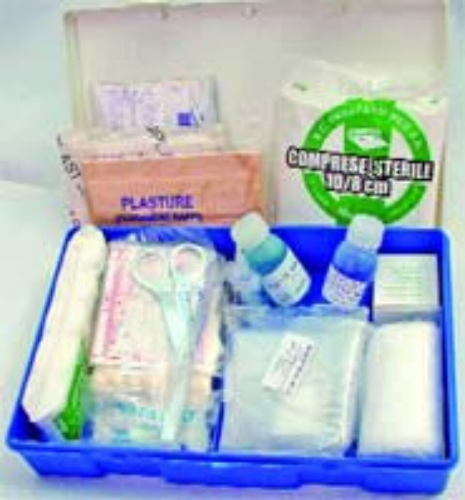Noua trusă sanitară auto, după model UE, elimină materialele și dispozitivele inutile