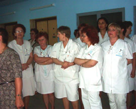 Angajații din spitale și cabinete medicale trebuie să renunțe la bijuterii când lucrează cu bolnavii