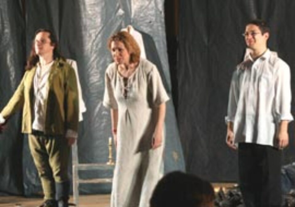 „Caii de la fereastră” cu Claudiu Bleonț, pe scena suceveană