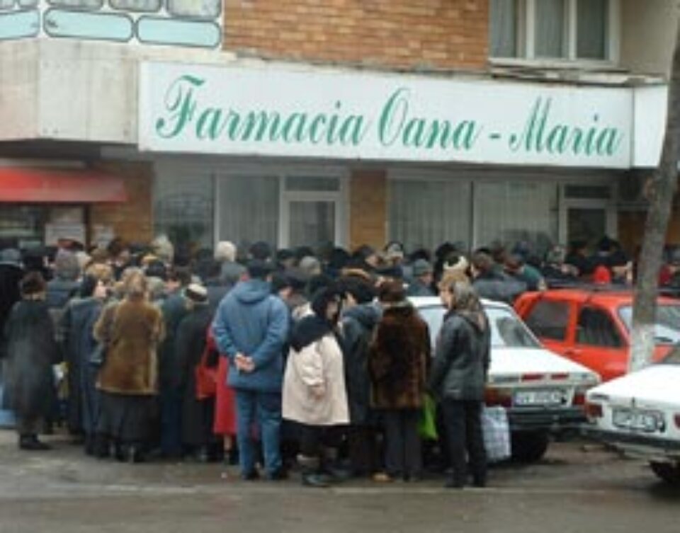 Cozile la farmacii vor reapărea din a doua jumătate a lunii februarie