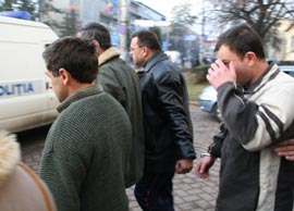 Complicii fostului viceprimar din Frătăuții Noi, scoși din arest de judecători