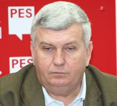 Mohora, îngrijorat că intelectualii ar putea face din Băsescu un nou Ceaușescu