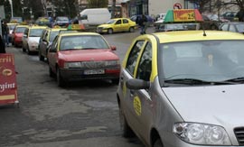 Sucevenii, jecmăniți de șoferii de taxi