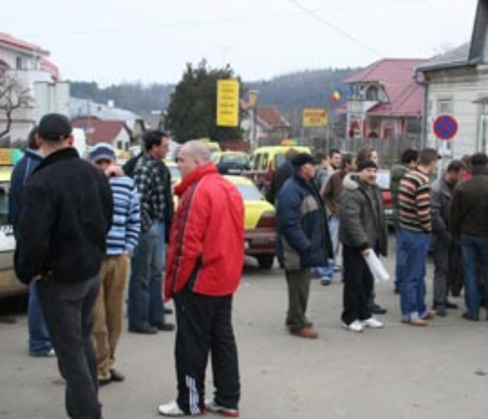 Revoltă a taximetriștilor în centrul Sucevei