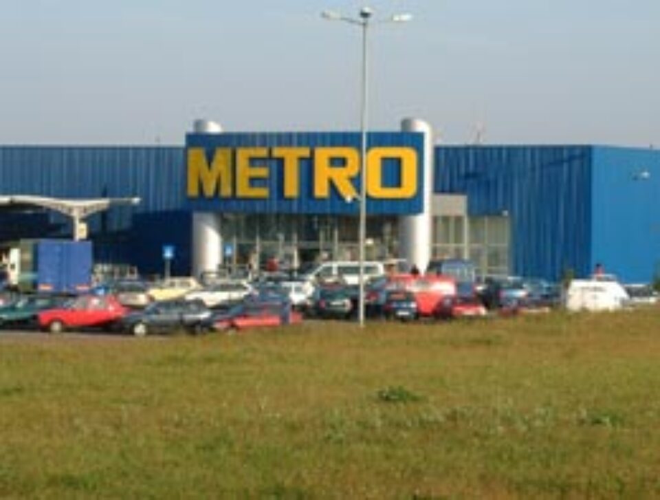 Țeapă de peste două miliarde de lei vechi la Metro Suceava Țeapă de peste două miliarde de lei vechi la Metro Suceava