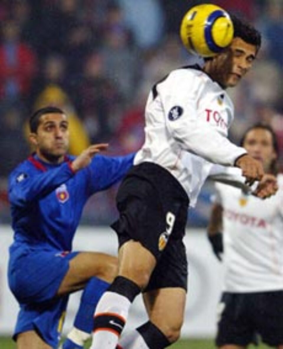 Spaniolii, precauți în fața trupei lui Olăroiu Spaniolii, precauți în fața trupei lui Olăroiu