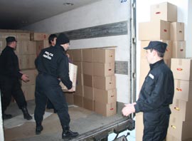 Țigări de aproape 400.000 de euro confiscate în Vama Siret