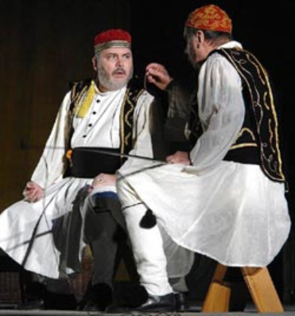 Actorii Naționalului bucureștean au făcut furori pe scena suceveană Actorii Naționalului bucureștean au făcut furori pe scena suceveană