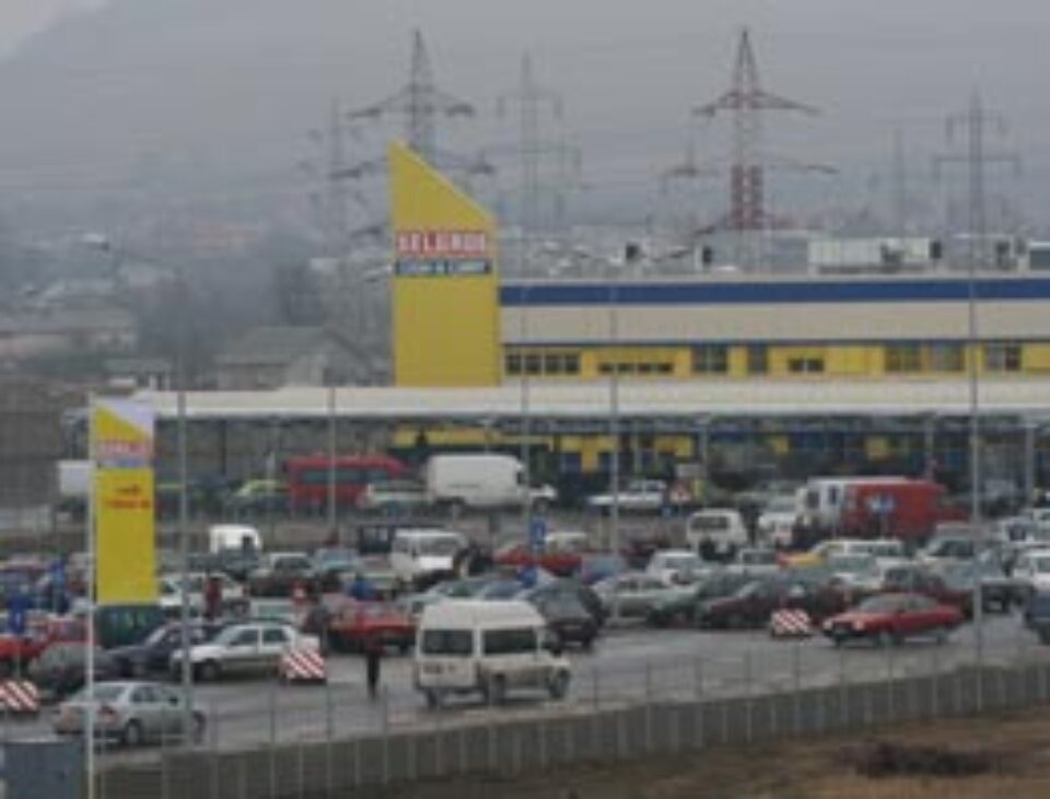 Selgros Suceava, luat cu asalt de mii de clienți, chiar din prima zi