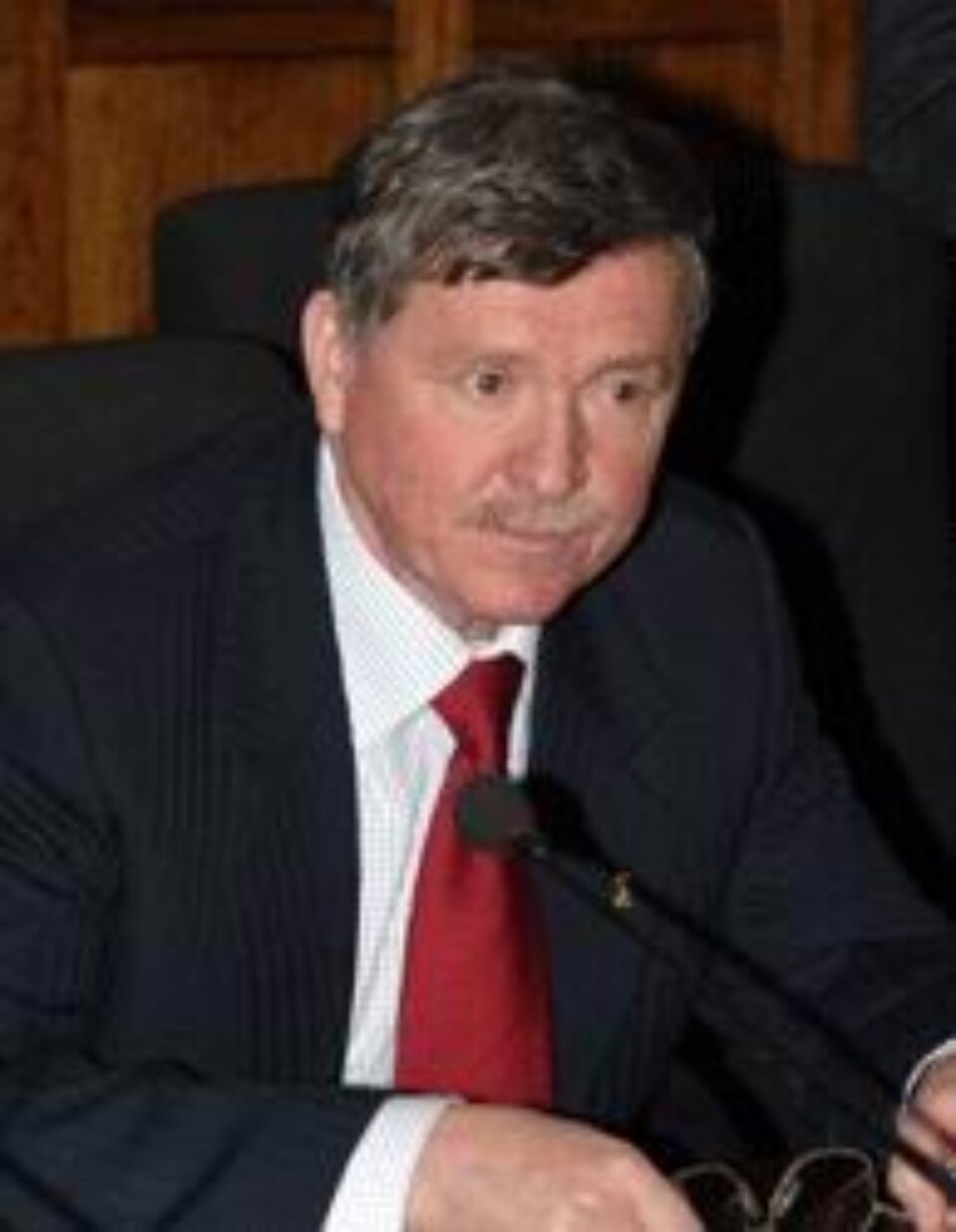 Ministerul Educației cere autorităților locale să plătească la timp salariile cadrelor didactice