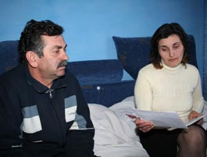 Părinţii lui Mihail sunt disperaţi pentru că trecerea timpului şi nerezolvarea problemelor apărute în urma nefericitului accident pot avea urmări dintre cele mai grave