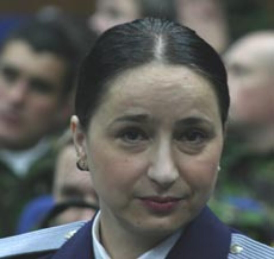 Polițistă din Suceava, în echipa specialiștilor informaticieni trimisă în Kosovo Polițistă din Suceava, în echipa specialiștilor informaticieni trimisă în Kosovo