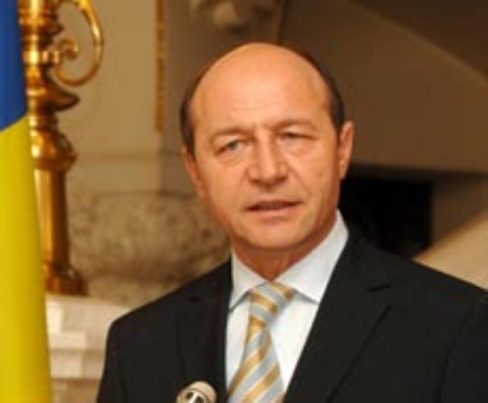 Băsescu discută, astăzi, cu societatea civilă pe tema votului uninominal Băsescu discută, astăzi, cu societatea civilă pe tema votului uninominal