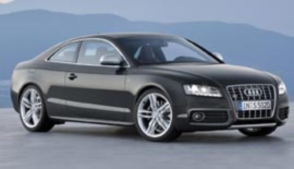 Audi prezinta S5 Audi prezinta S5