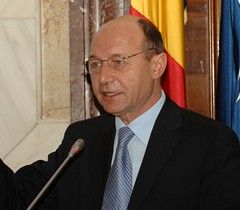 Băsescu a felicitat Poliția Rutieră și a sfătuit-o să fie prietenoasă cu cetățeanul