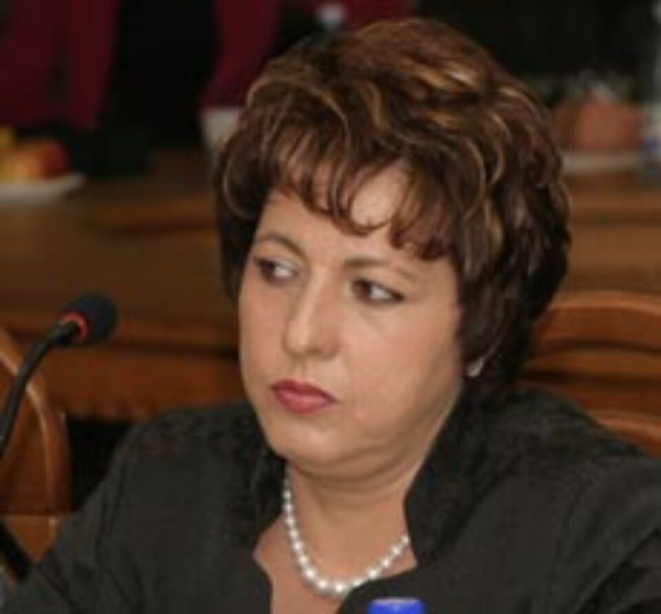 Activitatea doamnei Mandachi în Consiliul Local Suceava va rămâne mai degrabă cunoscută pentru expresia „haideţi mai repede că se răcesc sarmalele”