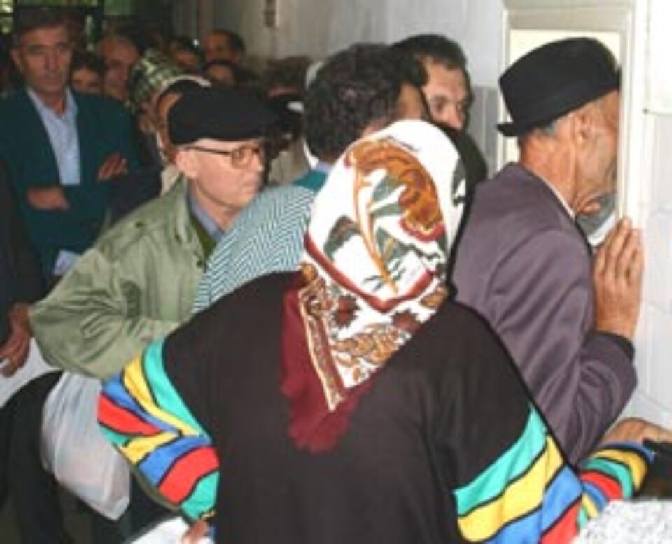 Pensionarii vor primi bani în locul tichetelor de călătorie