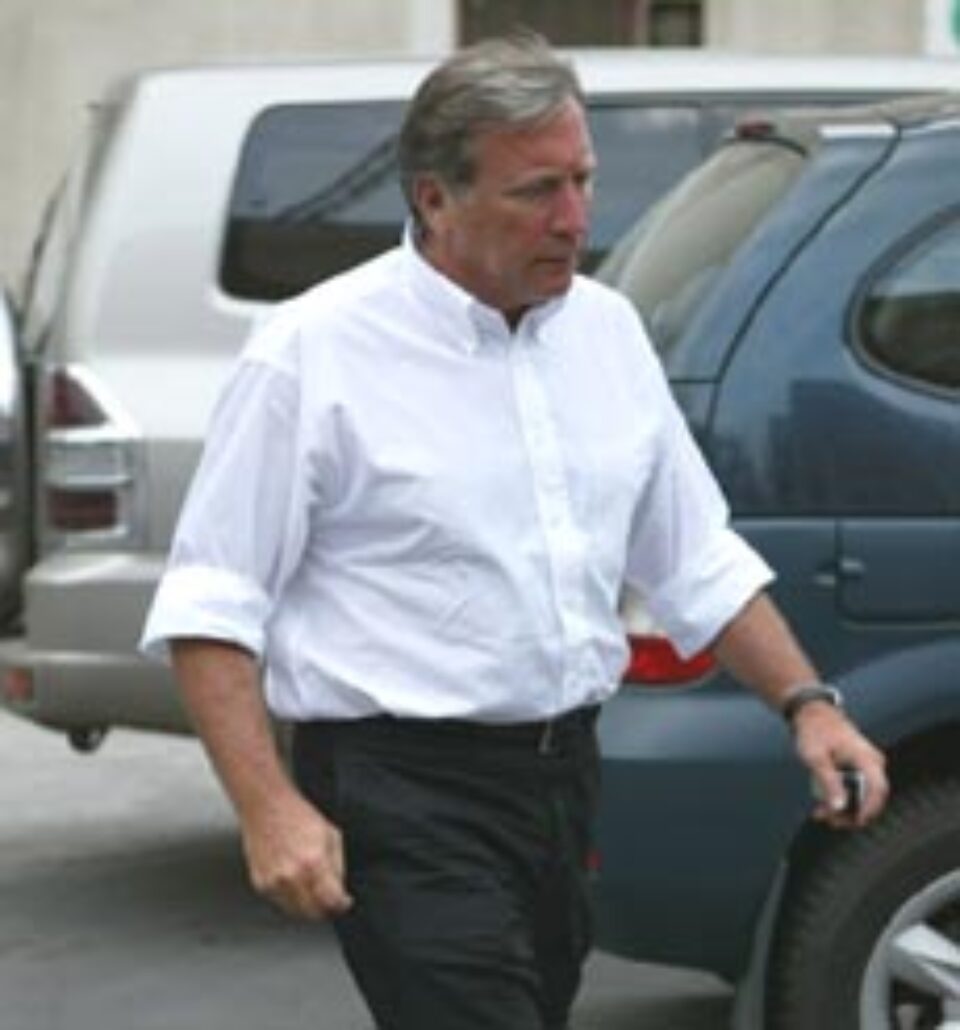 Rednic și Cohn, război total