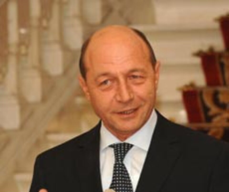 Băsescu va consulta partidele și Guvernul pentru data referendumului, ca să nu afecteze euroalegerile