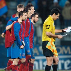 Steaua merge în semifinale după un meci nebun