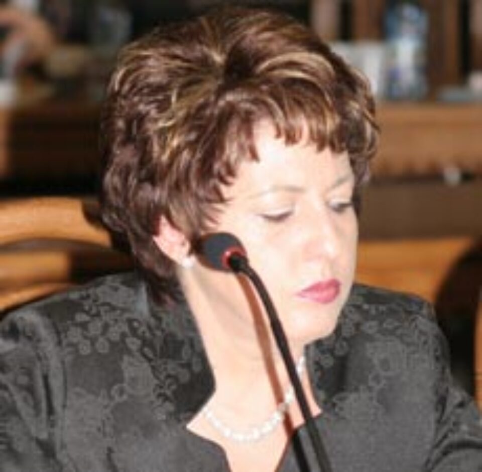 Pe Jeni Mandachi o pasc alte sancțiuni Pe Jeni Mandachi o pasc alte sancțiuni