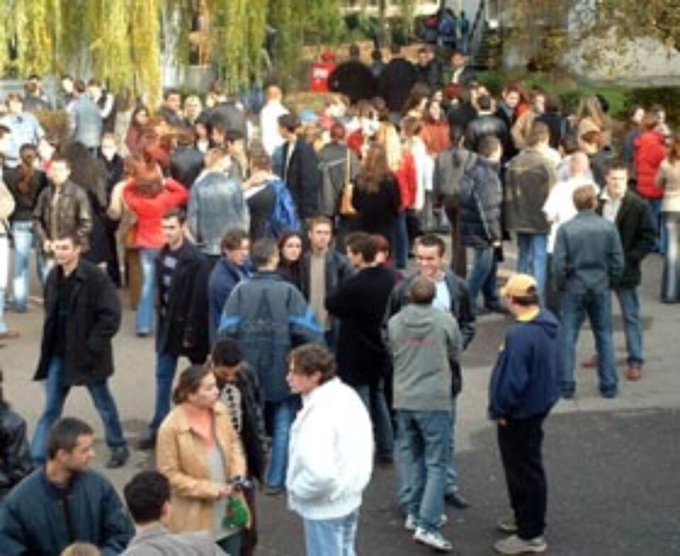 Rectorii cer studenților să prezinte cazuri concrete de șpagă la examen Rectorii cer studenților să prezinte cazuri concrete de șpagă la examen