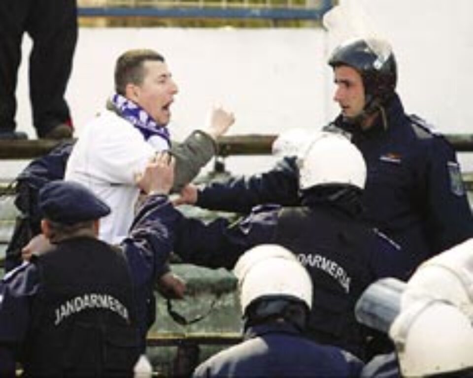 Legea antiviolență în sport se naște greu Legea antiviolență în sport se naște greu