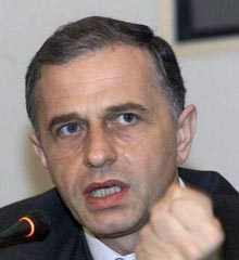 Geoană: Tăriceanu ar trebui să se gândească la un profesionist pentru Ministerul de Externe