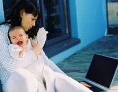 Proaspetele mame se simt “prea obosite să se vadă cu prietenii”