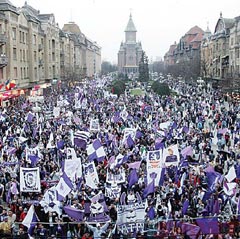 Aproximativ 20.000 de persoane la mitingul organizat de suporterii echipei Poli Timișoara