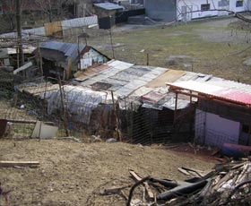 Primăria Fălticeni va demola magaziile și cotețele din oraș