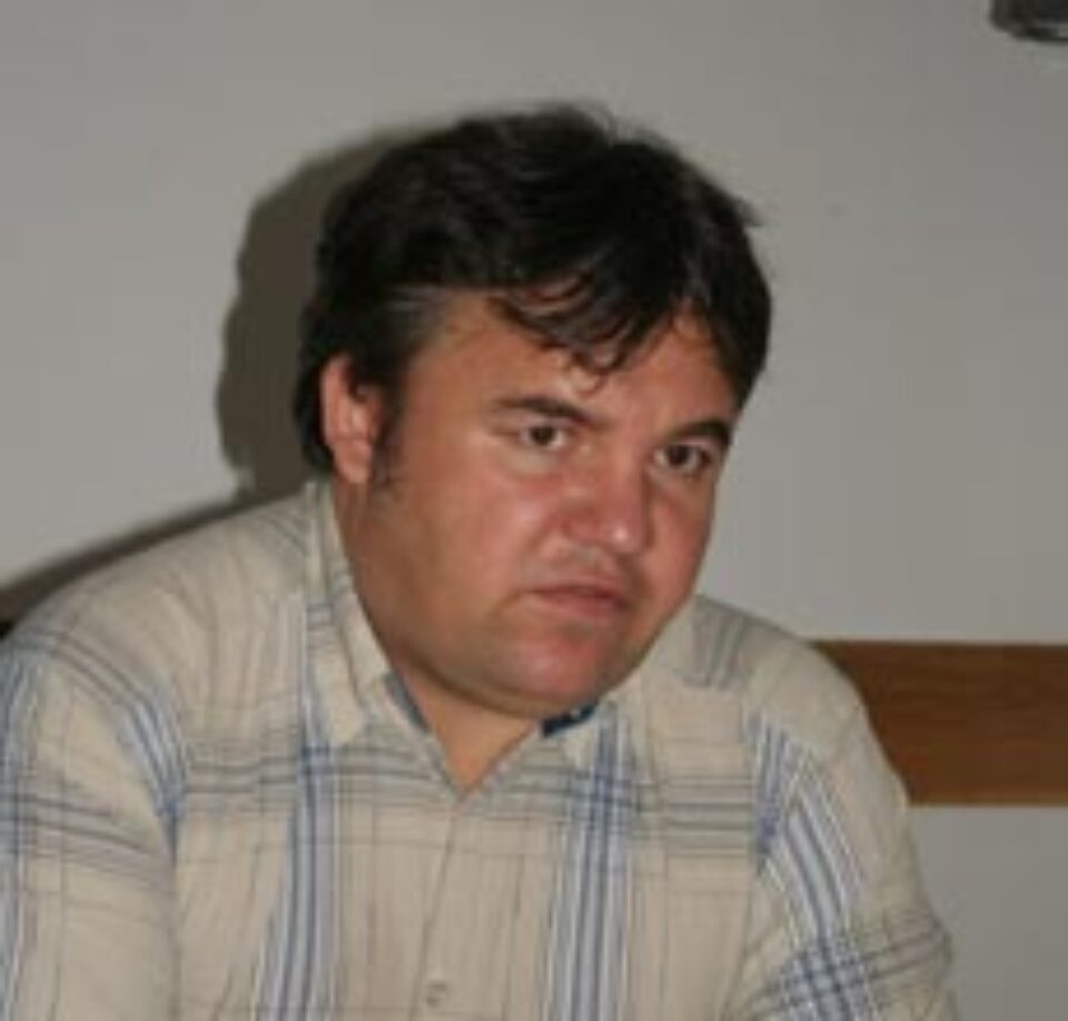 Două sute de profesori, șomeri de anul viitor