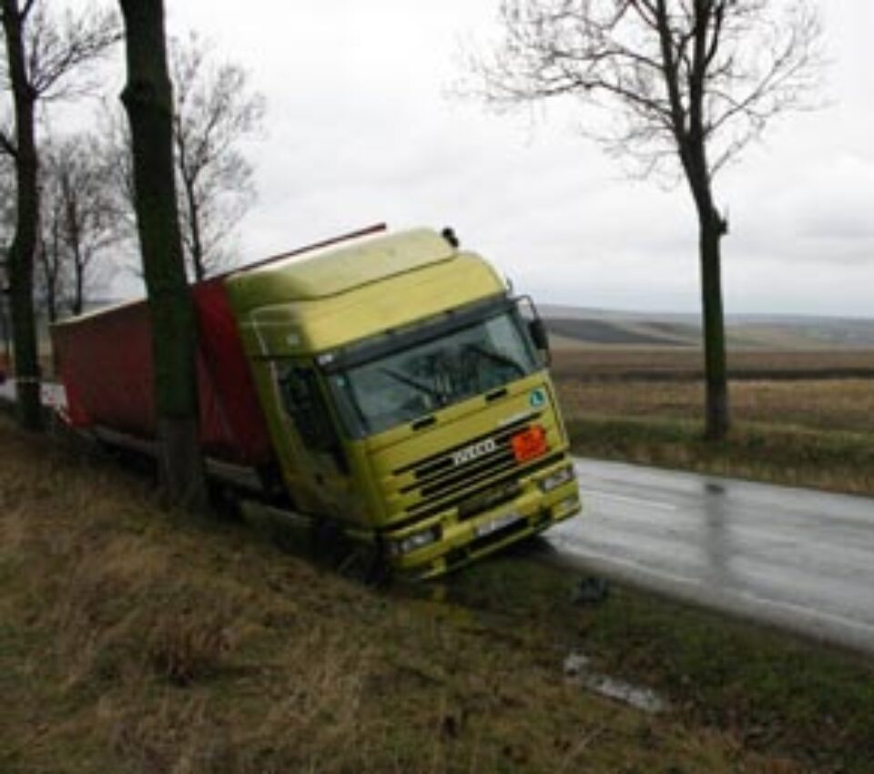 Un șofer sucevean era să repete nenorocirea de la Mihăilești