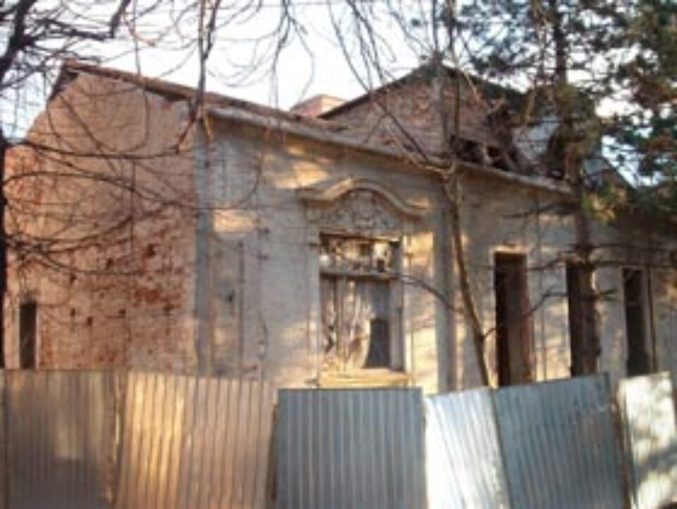 Fostul sediu al SANEPID-ului, viitorul Centru Cultural Francez şi sediu al filialelor OAR, UAP şi USR