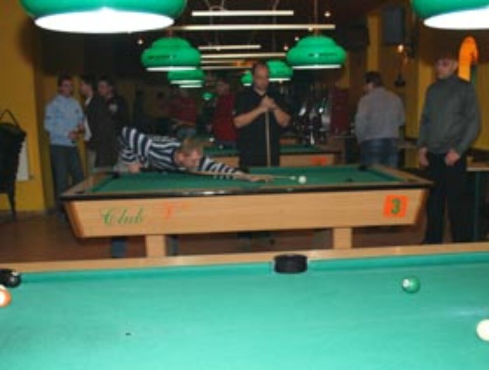 Biliard între Poliție și Presă în scop umanitar