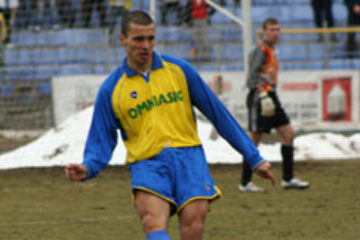 Gaură la fundașii centrali