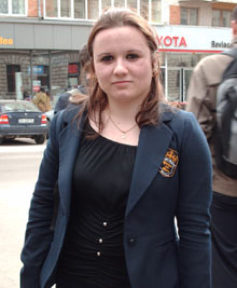 Școlile cu pretenții readuc uniforma în garderoba elevilor