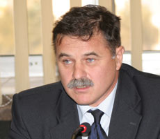 Viorel Seredenciuc, pe jumătate dat afară din Consiliul Local