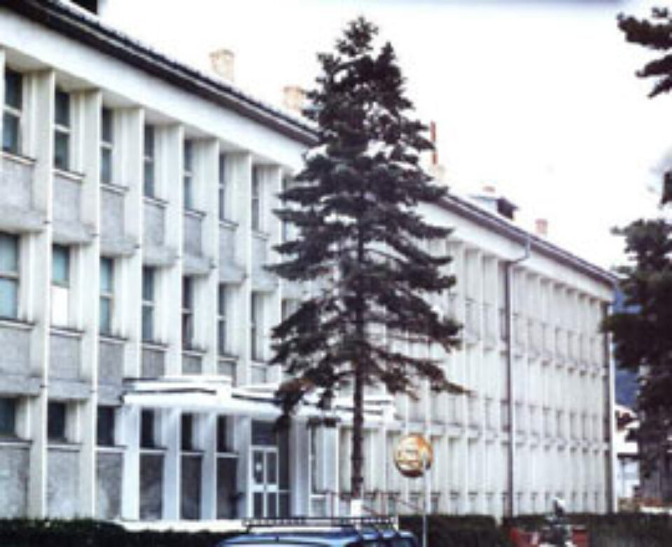 Medici aduși la disperare