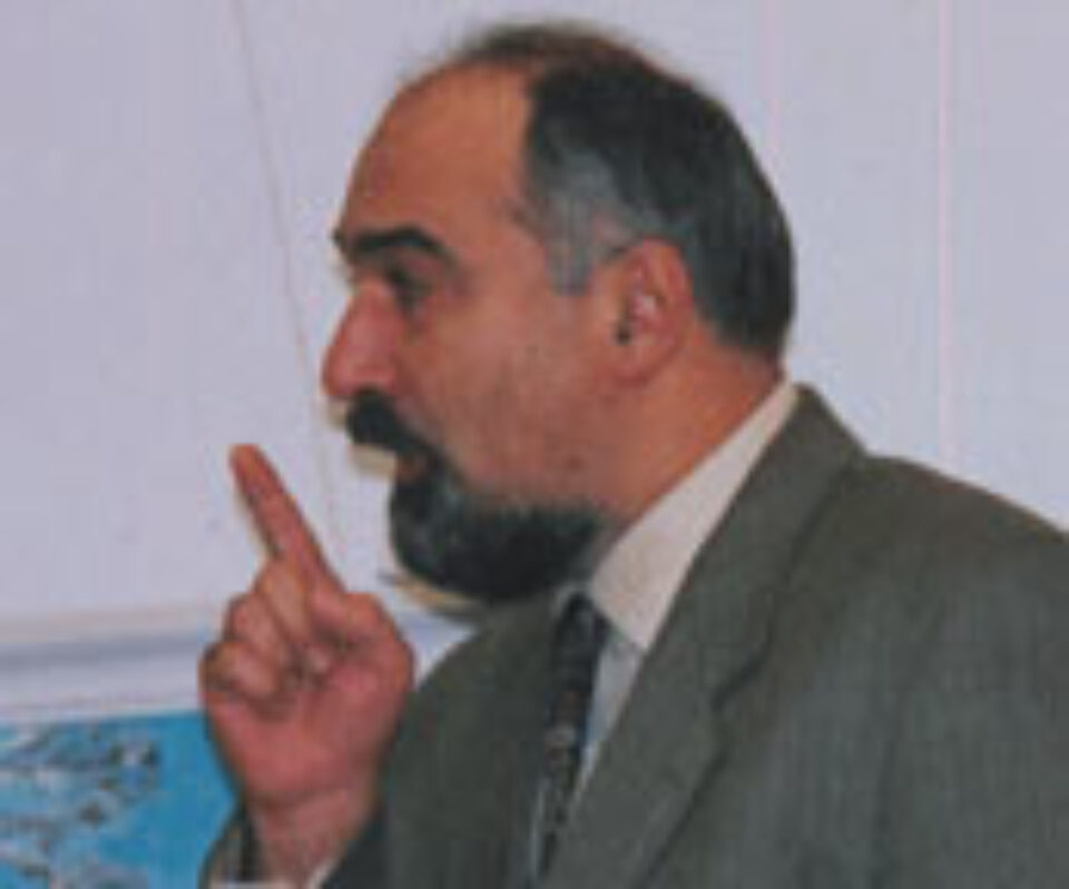 Electricitatea se va scumpi duminică în medie cu 3,95% Electricitatea se va scumpi duminică în medie cu 3,95%