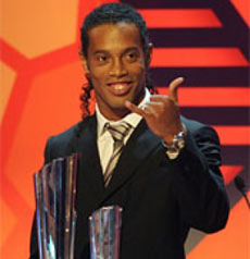 Ronaldinho, cel mai bine plătit fotbalist din lume