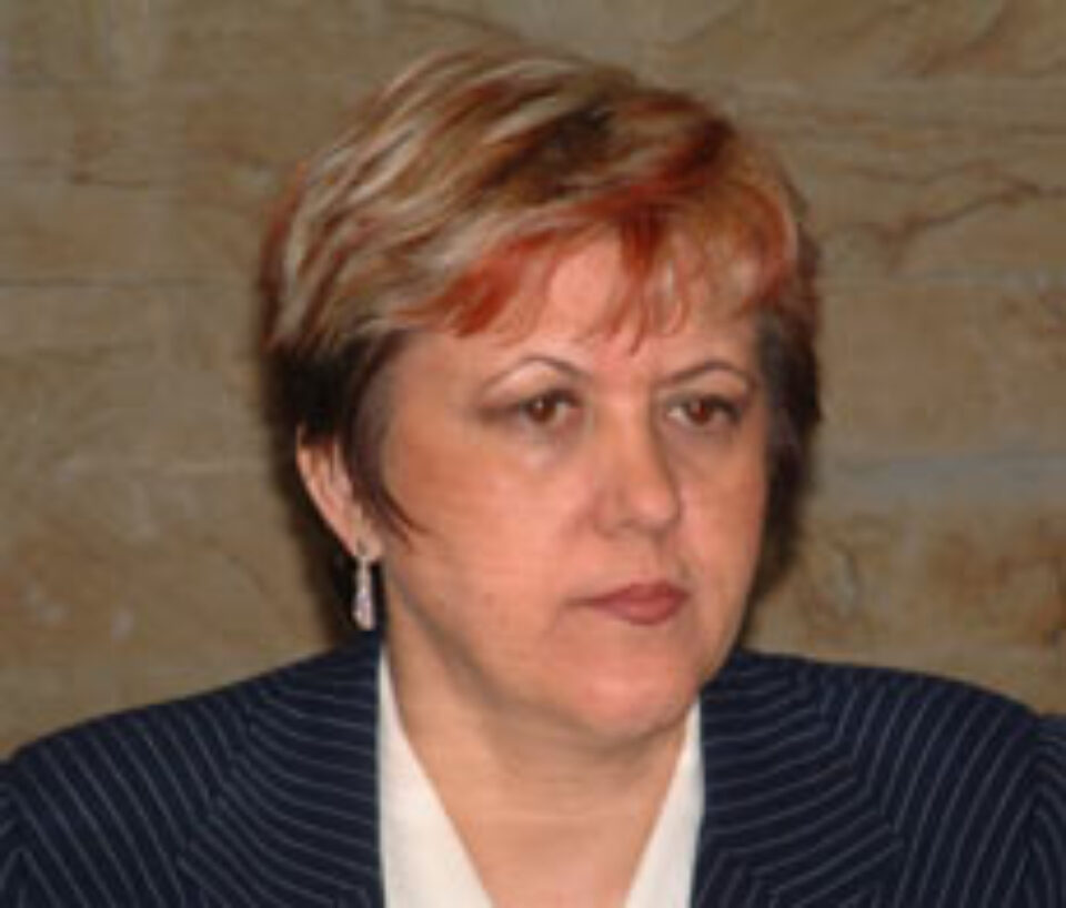 Zarojanu oferă bilete gratuite la „piesele de teatru” ale Consiliului Local