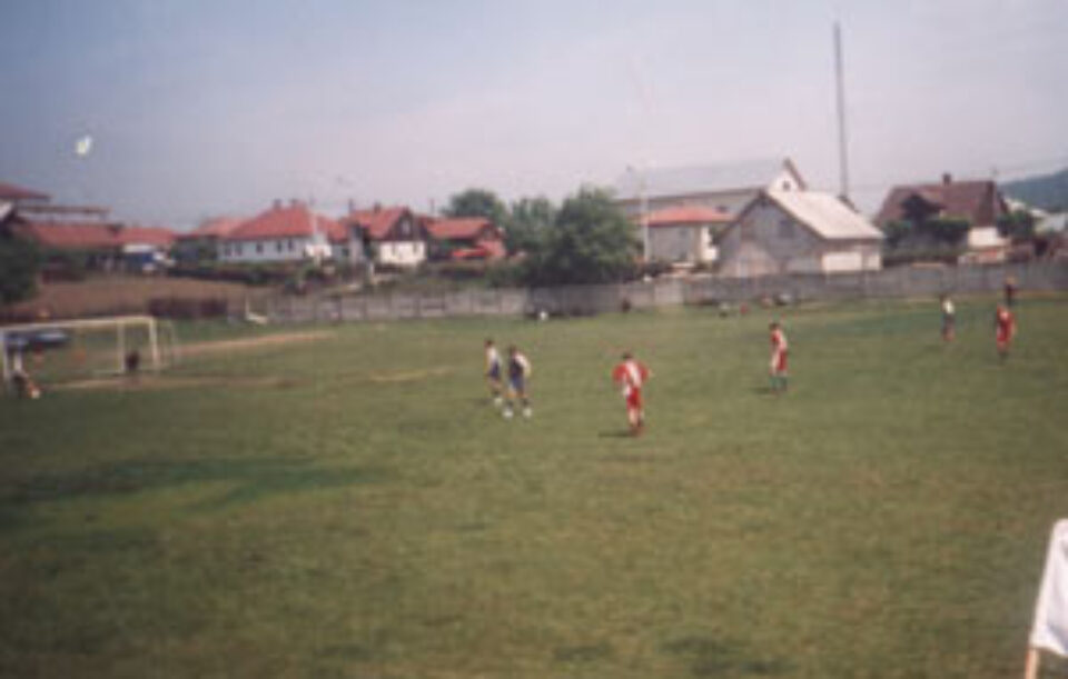 Rarăul din nou singur în frunte