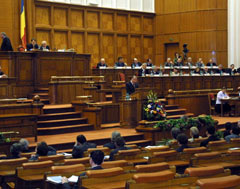 Noul Guvern a trecut de Parlament