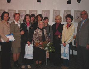 Premianţii împreună cu organizatorii şi membrii juriului