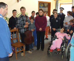 Jandarmii au oferit cadouri copiilor cu dizabilități