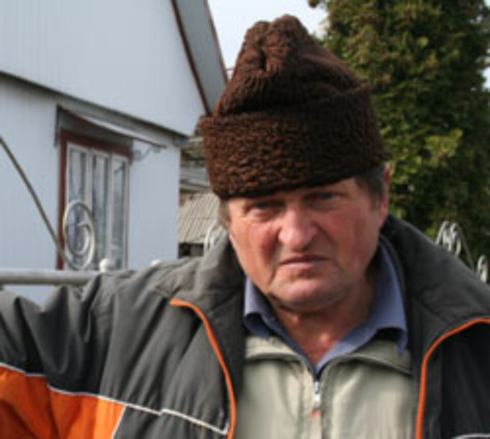 Grigore Galan aducea diverse persoane la care le vindea diverse lucruri din curtea bătrânului