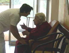 O simplă cremă pe bază de hormoni ar putea preveni maladia Alzheimer