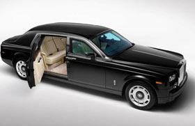 Rolls Royce luptă defensiv